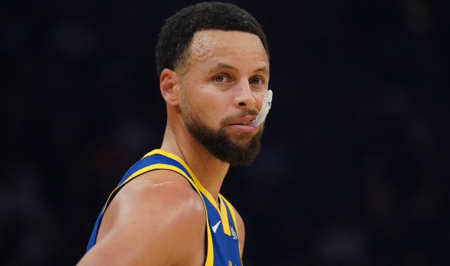 世界杯官网入口-库里：我有时不得不尝试更具侵略性的投篮 巴特勒留下巨大空缺